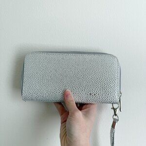Women No Brand Wallet Zip Around Closure in Metallic Gray Silver One Size